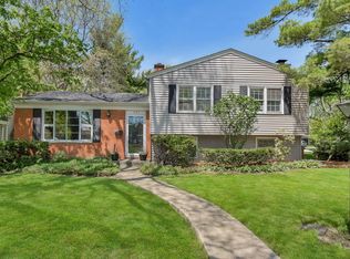 117 E 12th Ave, Naperville, IL 60563