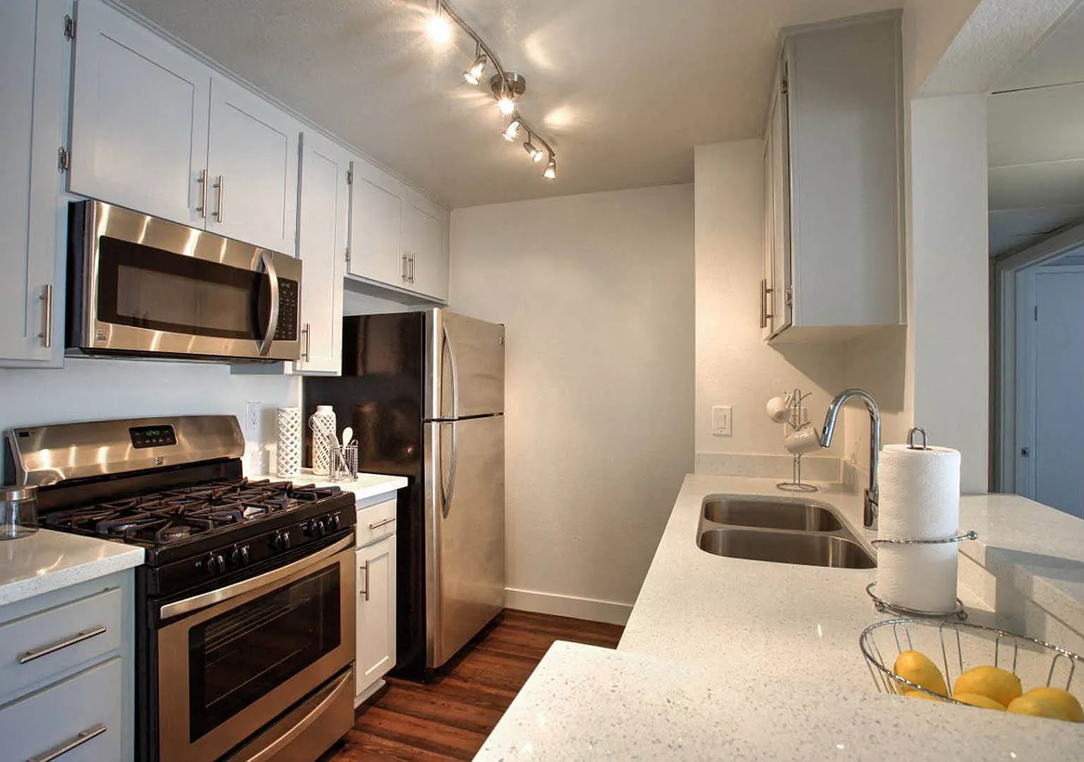 Toluca Lofts — Photo 4