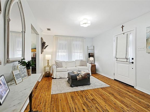 2nd image of 6 Gibbs Dr