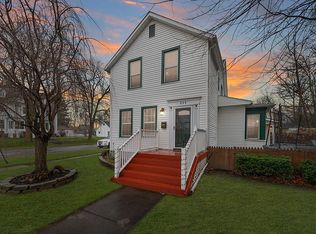 236 N East St, Fenton, MI 48430