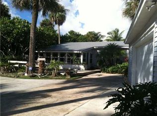 2584 NE Palm Ave, Jensen Beach, FL 34957