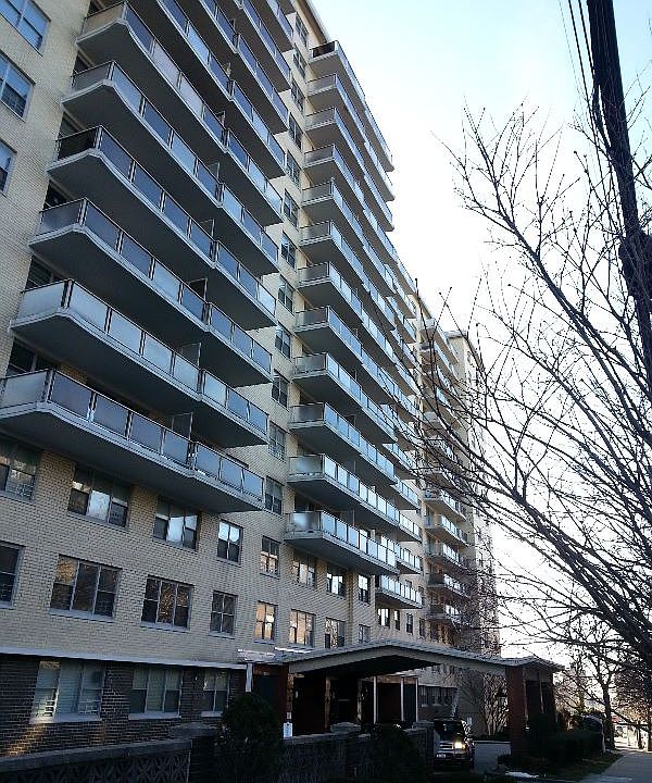 1st image of 17520 Wexford Ter APT 5Y