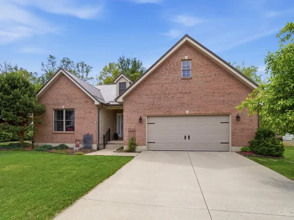 1503 Meadow Ridge Cir, Wilmington, OH 45177
