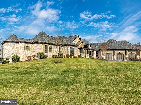 3rd image of 4180 Appaloosa Ln