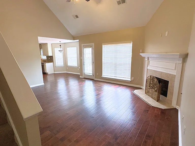 9456 Club Walk Ct — Photo 2