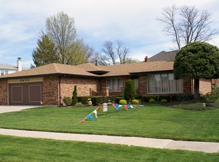 8835 Briarwood Ln, Evergreen Park, IL