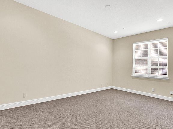 2nd image of 118 Osceola Lane