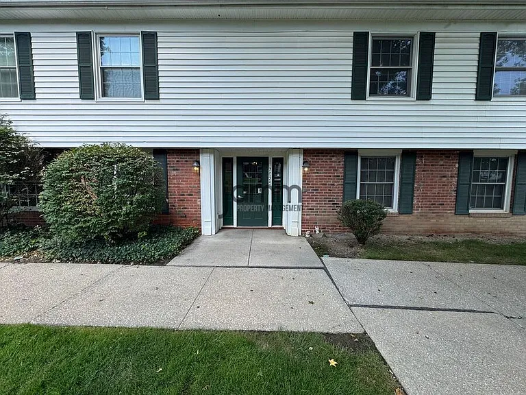 7025 Carriage Hill Dr #101 — Photo 2
