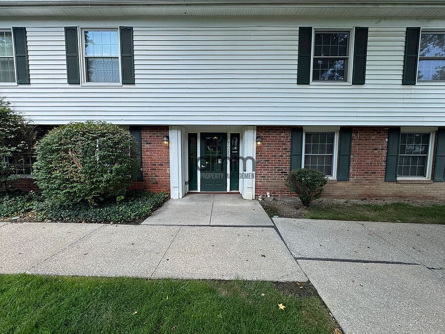 1st image of 7025 Carriage Hill Dr APT 101