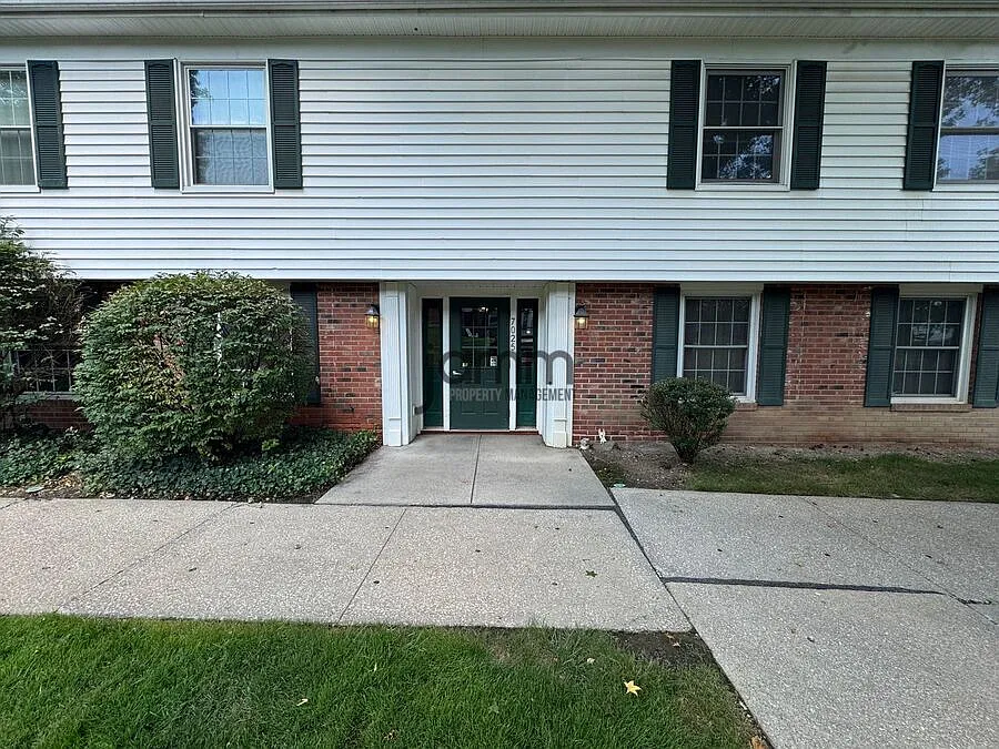 7025 Carriage Hill Dr #101