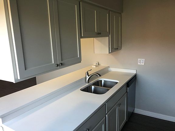 5th image of 2530 Berkshire Ct