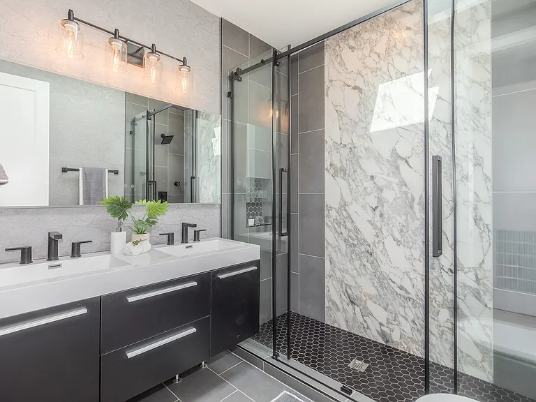 1332 G St SE #3 — Photo 15