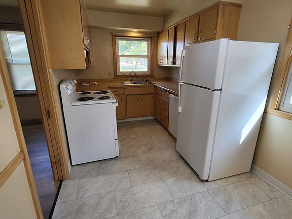 5th image of 1411 S Duluth Ave