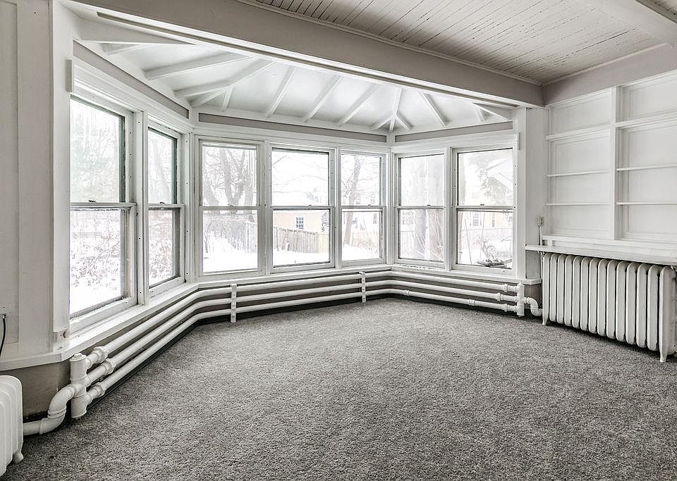1st image of 527 Oak St #3