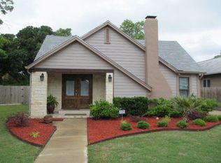 337 W Water St, Kerrville, TX 78028