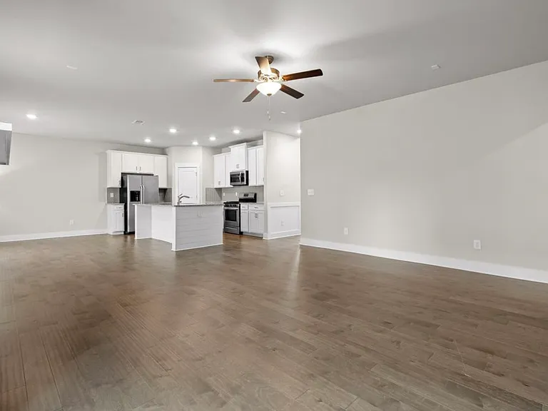 4787 Wellesley Dr — Photo 10