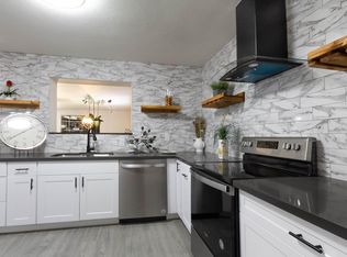 3944 W Harmont Dr, Phoenix, AZ 85051