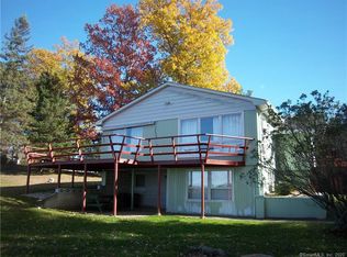 102 Cedar Ln #1, Jewett City, CT 06351
