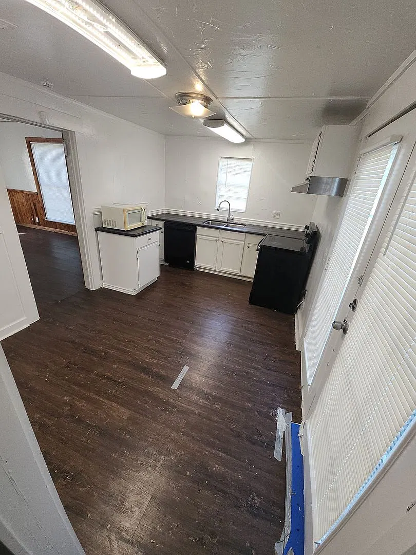 Affordable 3-bedroom, 2-bathroom — Photo 3