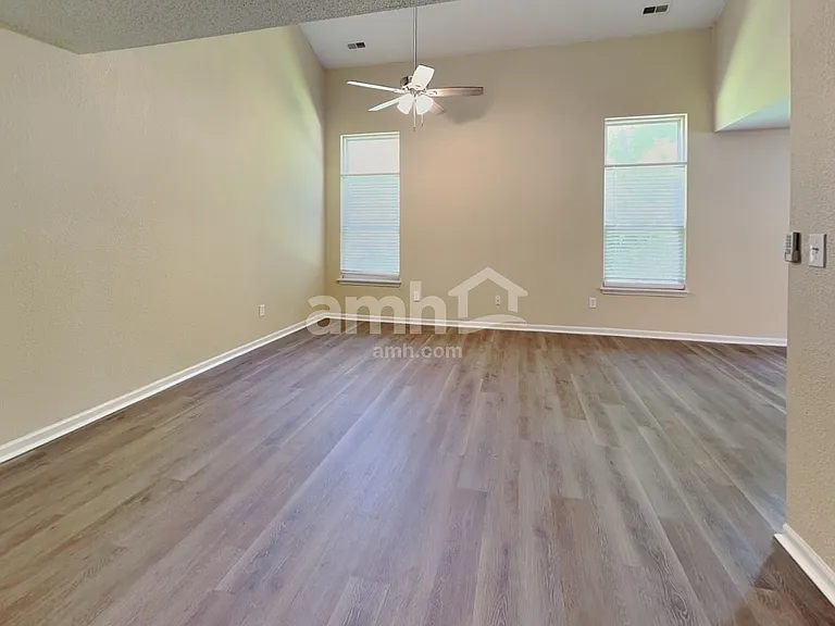 4422 Autumn Crest Ct — Photo 6