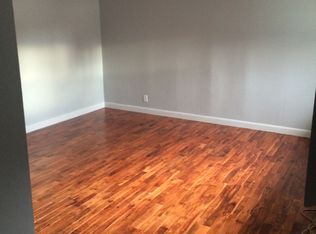 18147 SE Main St, Portland, OR 97233