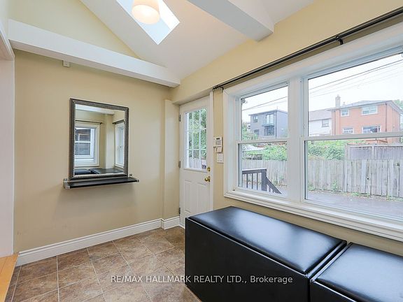 3rd image of 703 Craven Rd