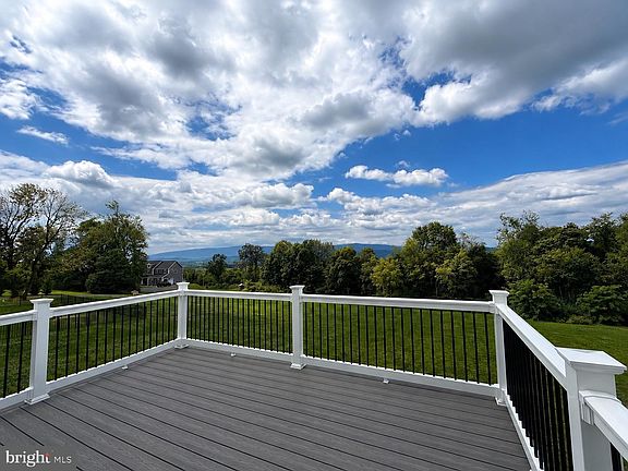 5th image of 7026 Ridge Rd