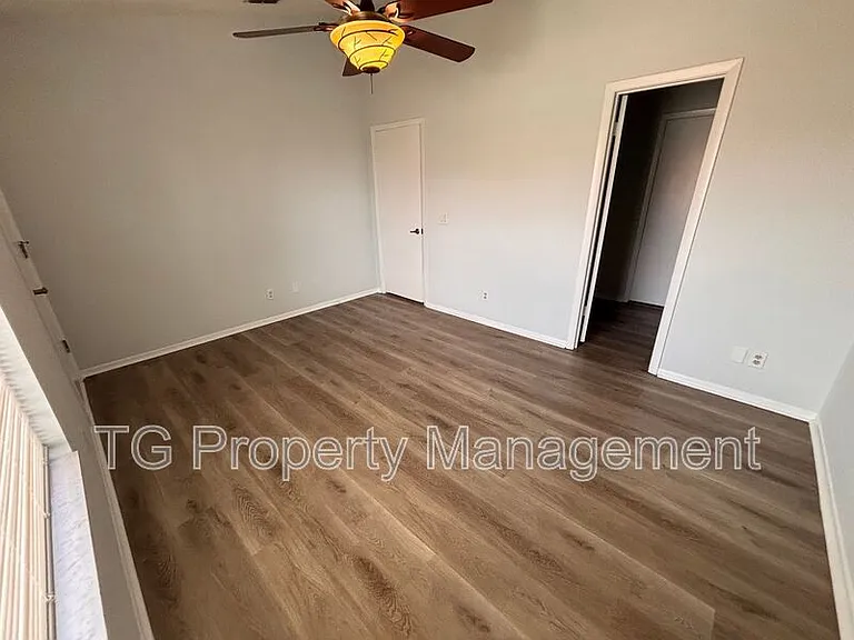 154 Governor St — Photo 18