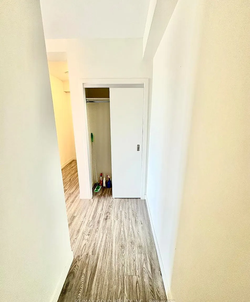 2 bed, $1,900 — Photo 4