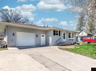101 S Logan St, Lake Crystal, MN 56055