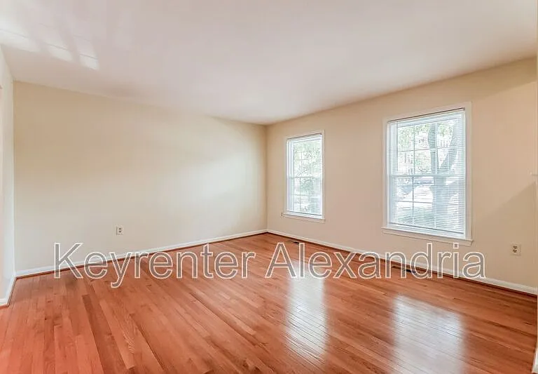 8239 Doctor Craik Ct — Photo 15