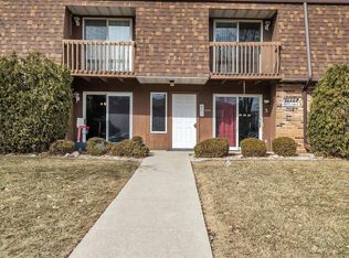 1444 Woodview Dr APT 7, Crown Point, IN