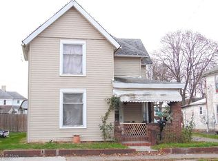 421 S 7th St, Coshocton, OH