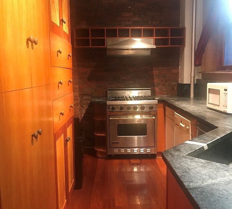 1st image of 527 Cathedral Pkwy #35
