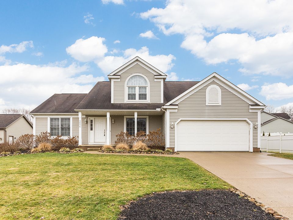 3 bed 2 full 2 half bath