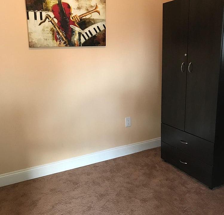 2nd image of 1411 Camellia Dr