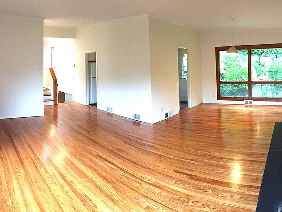 3rd image of 4 Willows Ln