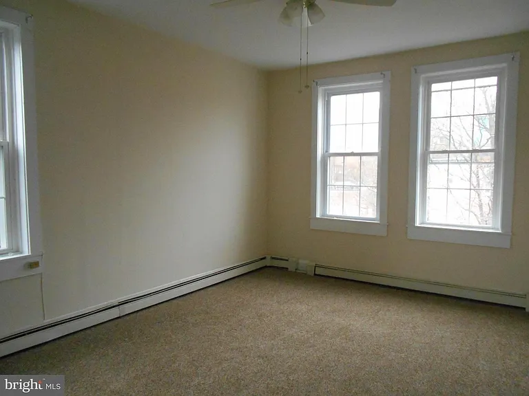 2228 Mount Royal Ter #F — Photo 10