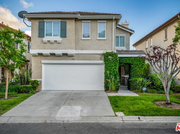 24130 Tango Dr, Santa Clarita, CA 91354