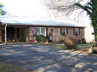 109 Georgia Ave, Mount Airy, NC 27030