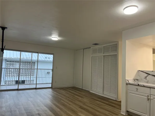 195 Sunrise Dr, Key Biscayne, FL