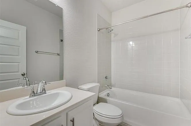 10156 Revere Dr — Photo 4