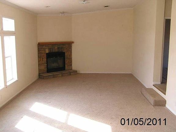 4th image of 328 Jeannie Ln