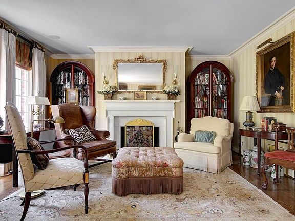 04 RE-Photos St Matthews Ave 221