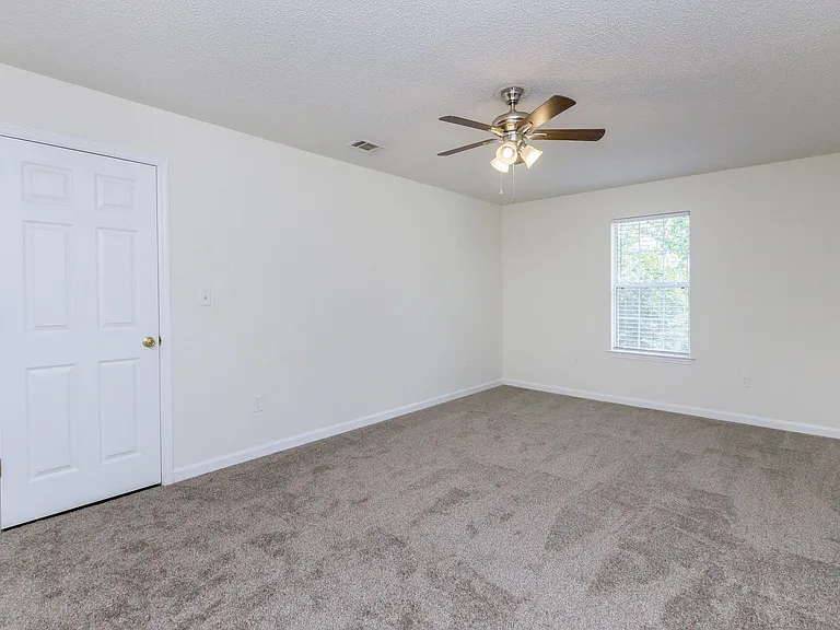 Baytree Condominiums — Photo 43