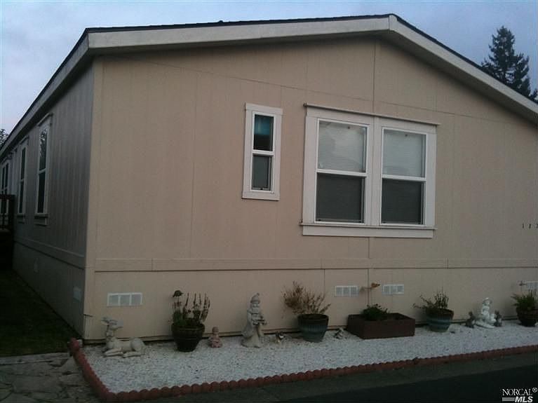 2nd image of 123 Leisure Park Cir