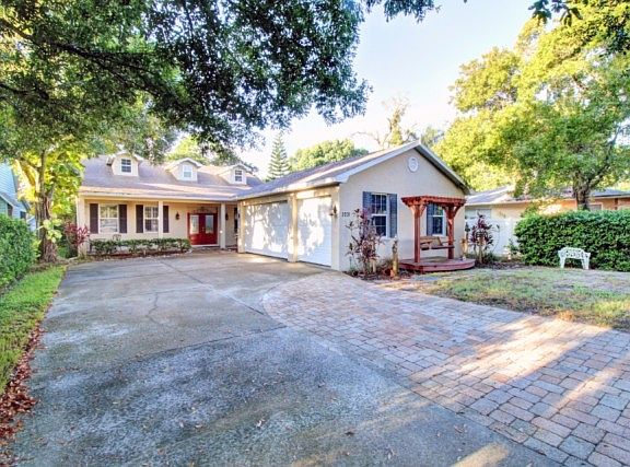 3rd image of 2231 Cathedral Dr