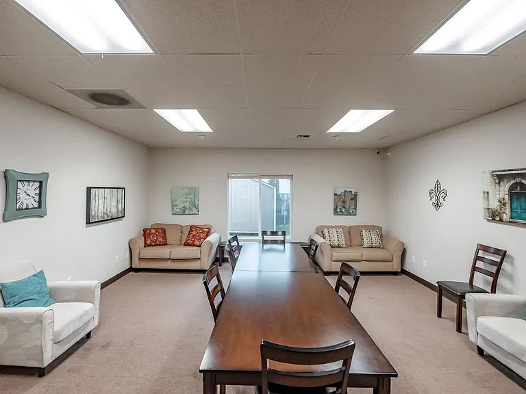 Lafayette Place Apartments — Photo 64