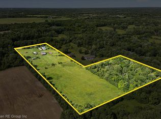 6390 Brookville Rd, South Lyon, MI 48178