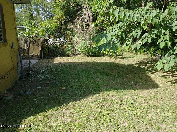 5th image of 6945 RESTLAWN Drive